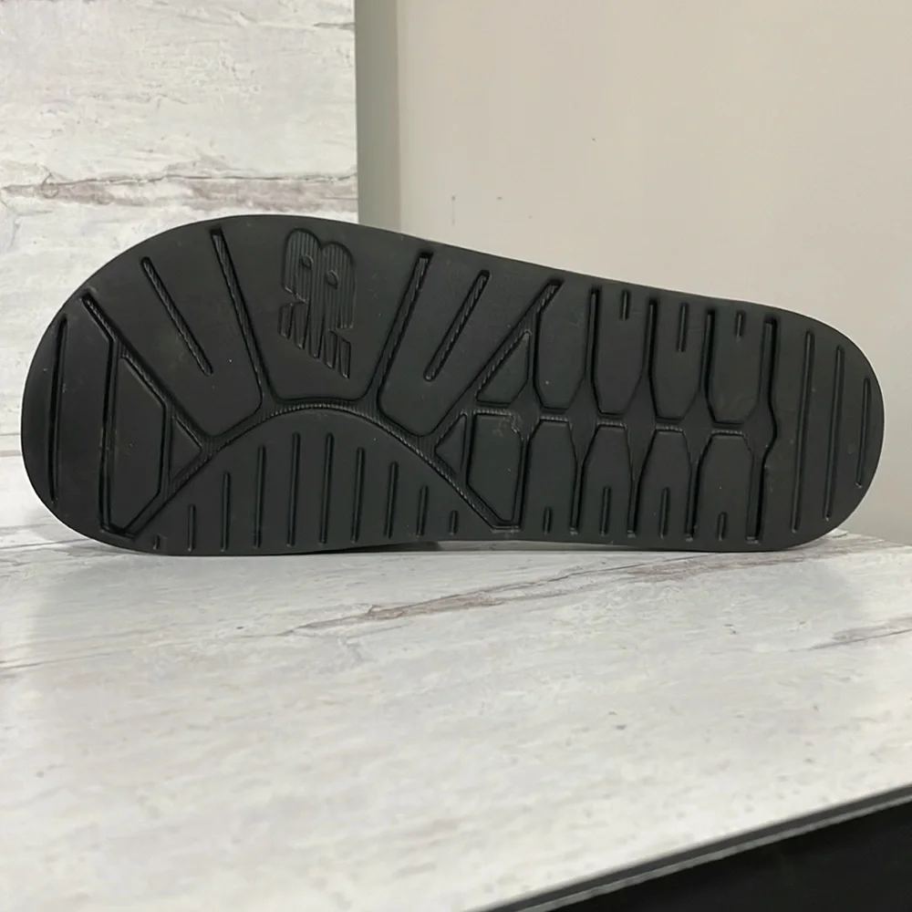 Only worn a few times New Balance men’s camo slides - Picture 6 of 6